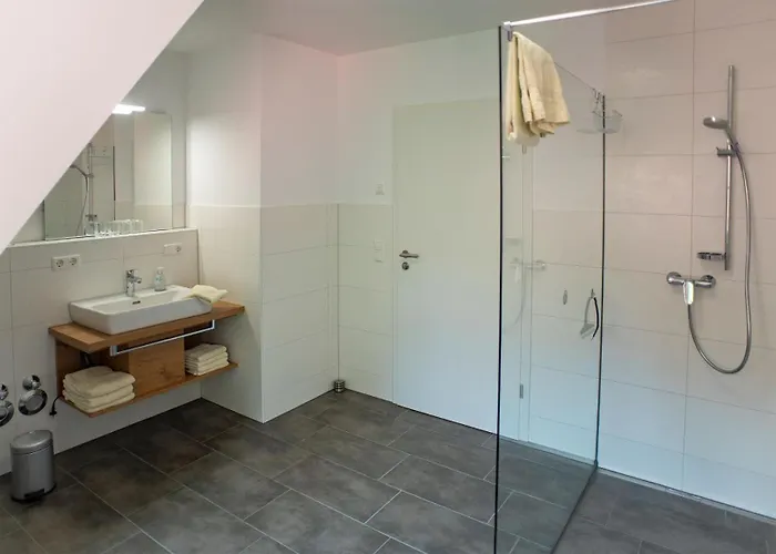 Huberhof Pfaffenbach * غينغنباخ